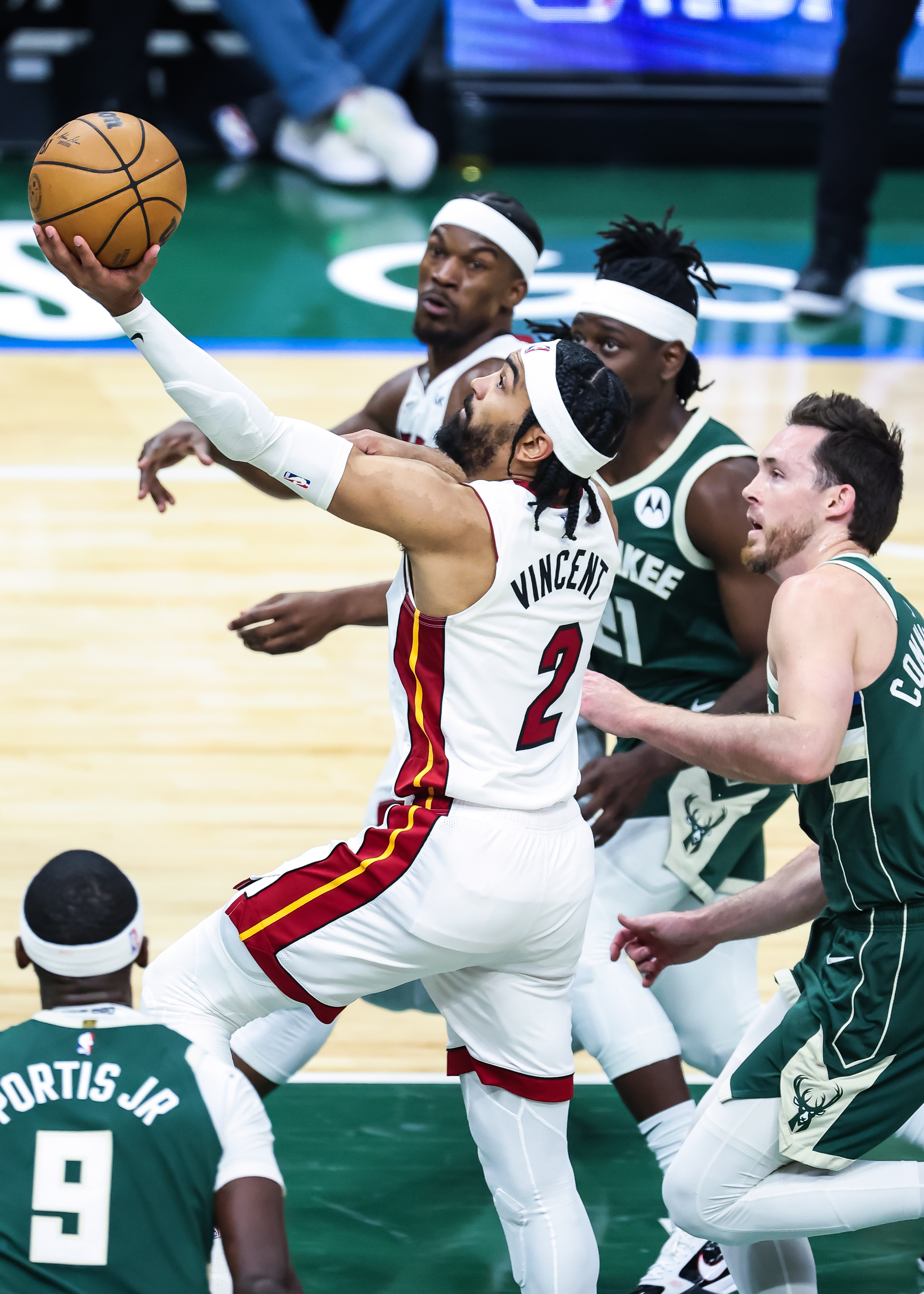 包含今晚NBA季后赛焦点战，尼斯造点机会，引发热议，球探报告显示潜力的词条